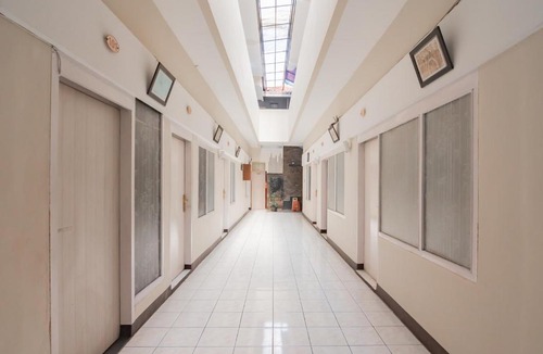 Bandung House | RedDoorz Syariah near BTC Fashion Mall
