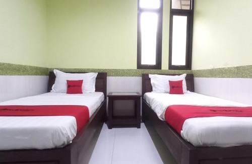 Krian Hotel | RedDoorz Syariah near Bypass Krian