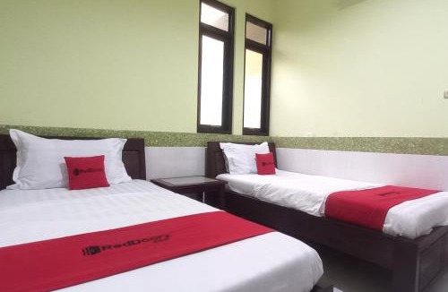 Krian Hotel | RedDoorz Syariah near Bypass Krian