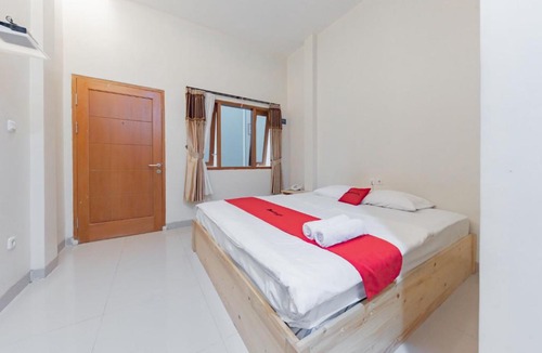Subang Hotel | RedDoorz Syariah near DPRD Kabupaten Subang
