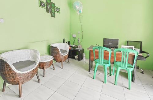 Karangtengah Hotel | RedDoorz Syariah near RS Dr Hafiz Cianjur