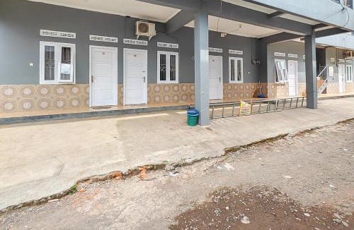 Karangtengah Hotel | RedDoorz Syariah near RS Dr Hafiz Cianjur