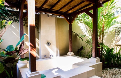 Batubelig Villa | Rent a Luxury Villa in Bali Close to the Beach, Bali Villa 2074