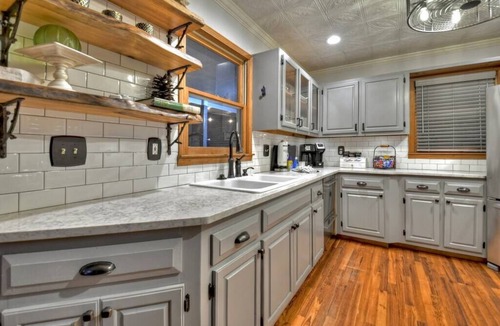Blue Ridge Cabin | Riverside Hideaway | $229 Off Your Stay!