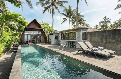 West Selemadeg House | Romantic 1 b/r Oceanfront Escape with Private Pool