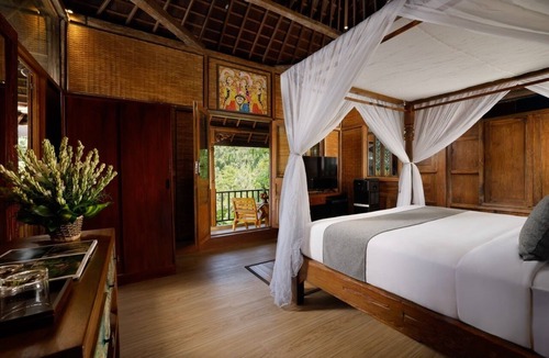 Andong Villa | Romantic 1-Bedroom Joglo Villa with Jungle View