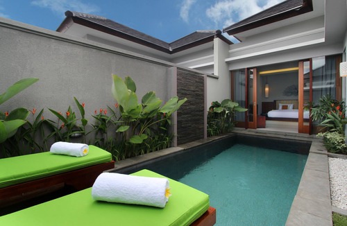 Kerobokan Villa | Romantic Villa Seminyak with private pool-15 minutes from the beach