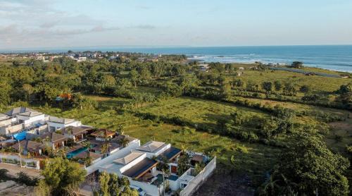 Beraban Villa | Ruta Villas - 4BR near Nyanyi Beach & Luna Beach Club, 2 Villas Next to Each Other