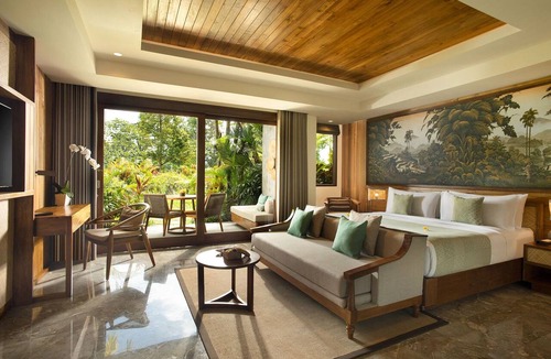 Ubud Resort | Scenic Balinese Suite with Rice Field Views, Soaking Tub & Spacious Living