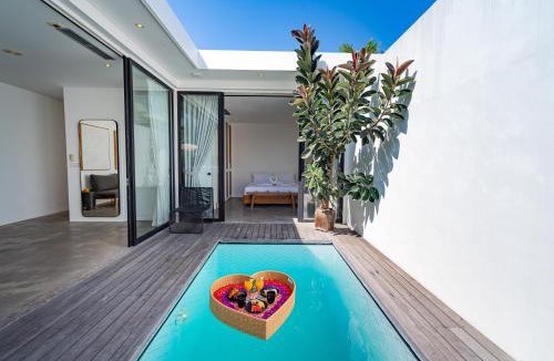 Berawa Villa | Secluded 1BR Pool Villa with Ricefield View in Berawa, 5mins Ride to Beach