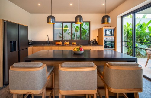Umalas Villa | Secluded Garden Villa Large Pool Six Bedrooms