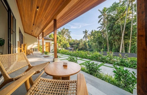Petulu Villa | Serene 2BR Escape in Prime Ubud - Pool+Lush Jungle