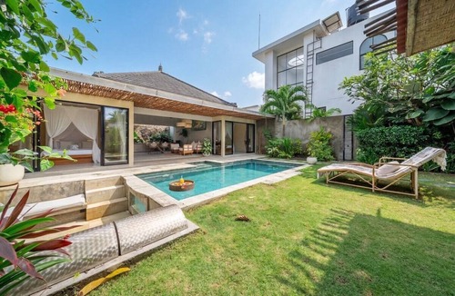 Banjar Semer Villa | Serene 2BR Retreat w Pool & Lounge, Canggu's Heart