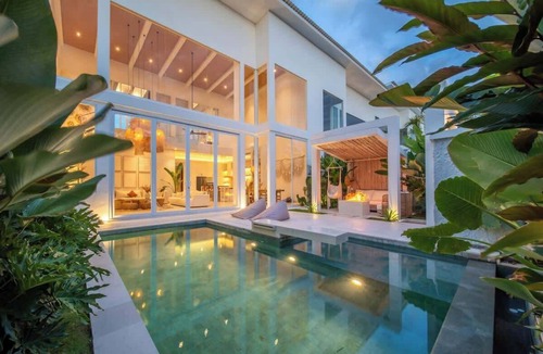 Dalung Villa | Serene Luxury Villa Near La Brisa and Echo Beach