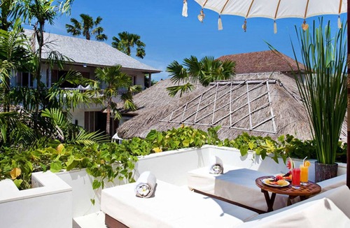 Laksmana Villa | Serenity by the Shoreline – Bali Villa 1048