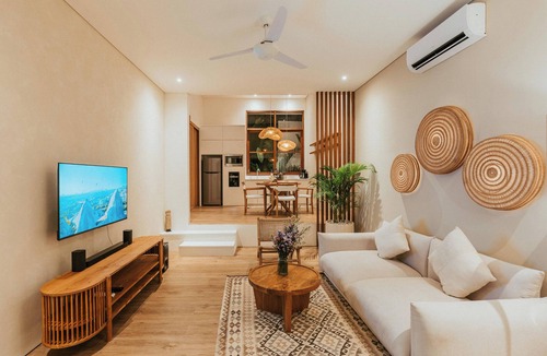 Pererenan Villa | Skylight Bathtub Private Pool Oasis Serene Tropical Villa Near Canggu Beach