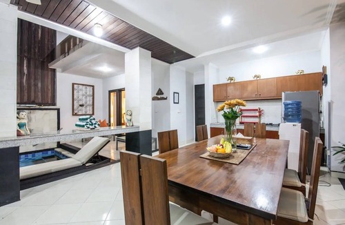 Legian City-Centre Villa | SMV . 10-BR · ❤️10BR Pool Prime Area Walk to Beach and Shops