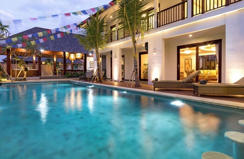 Berawa Villa | Spacious, 14 Bedroom Family Villa in Canggu