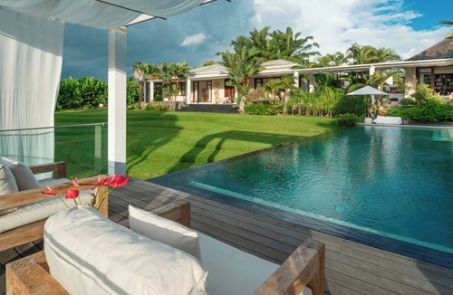 Padonan Villa | Spacious, 6-Bedroom Family Villa in Canggu