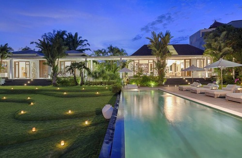 Padonan Villa | Spacious, 6-Bedroom Family Villa in Canggu