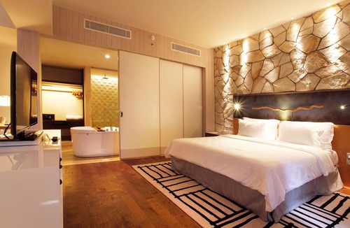Legian Hotel | Spacious Modern Suite with Free Minibar Items (T Sand Suite35)