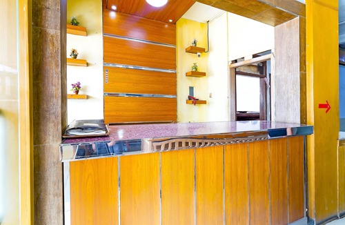 Bandung Hotel | SPOT ON 91444 Hotel Arimbi