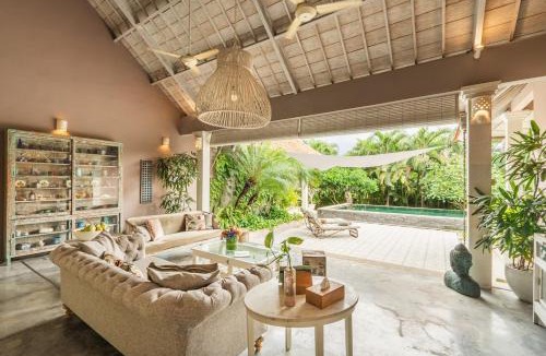 Padonan Villa | Stunning spacious 3 BR villa with private pool