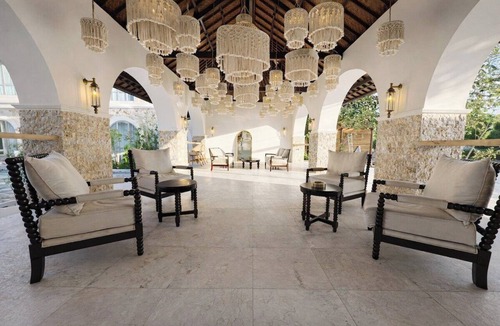 Sanur Apartment | Stylish 1BR in 5 min to Sanur Beach w Pool & Patio