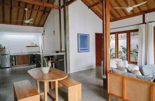 Munggu Villa | Stylish 3-Bdr Villa in Pererenan