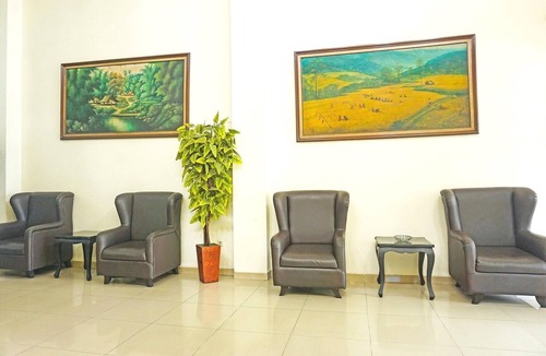 East Jakarta House | Stylish DBL Suite Escape W/Free WiFi and Parking