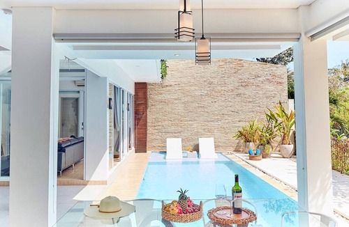 Batu Bolong Villa | Sunny Villa 5 Min Walk to Echo Beach⭐️
