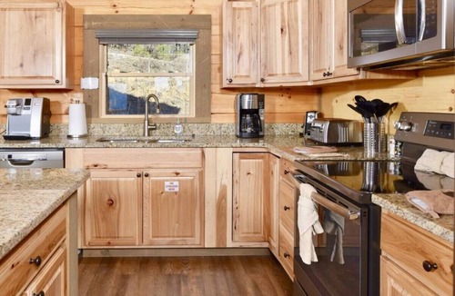 Sevierville Cabin | Sweet Mtn Retreat with Theater, Game Room with Ping Pong, Amazing Mtn Views, EV