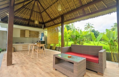 Kenderan Villa | Telaga Waja with tropical forest view