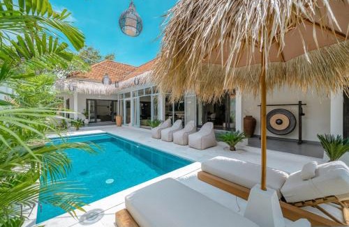 Pererenan House | The Jungle - Luxurious & Tropical Concept - 3BR