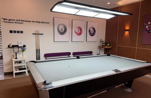 Bandung Kulon House | The Sakura House, with Swimming Pool, 9ft Billiard Table, near Paskal 23 Shopping Mall