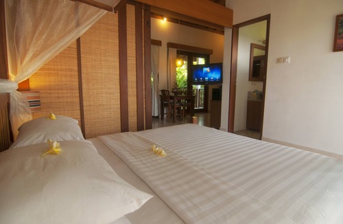 Sunset Road Hotel | The Studio