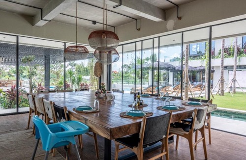 Tumbak Bayuh Villa | The V House Bali - Luxurious designer Villa in Canggu