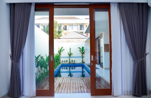 Dewi Sri Villa | Three Bedroom Villa with Private Pool in Legian, Kuta