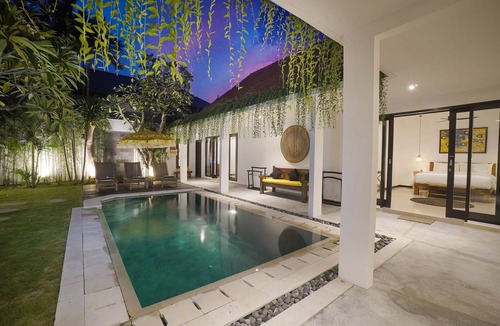 Laksmana Villa | Three bedrooms private Pool at Seminyak walking distance to Beaches
