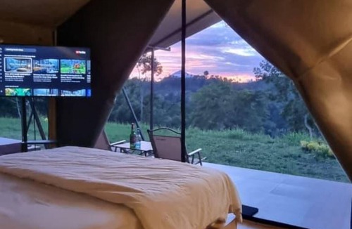 Nungnung Hotel | Tikumbar - Glamping, Cafe, Camping Ground & Campervan