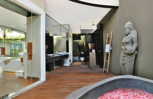Babakan Villa | Toraja, Luxury 3 Bedroom Villa, Feature Garden, Canggu