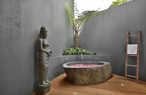 Babakan Villa | Toraja, Luxury 4 Bedroom Villa, Feature Garden, Canggu