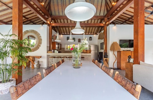 Drupadi Villa | Traditionally Designed Seminyak Villa with Garden