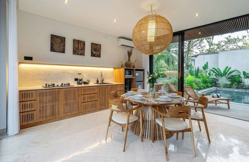 Melayang Villa | Tranquil 3BR Hideaway in Central Ubud Huge Pool