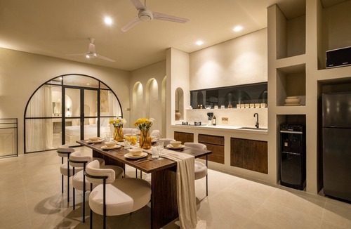 Batu Bolong Villa | Tropical 3BR Villa in Canggu