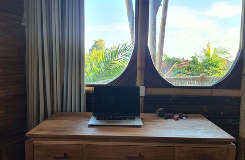 Babakan Villa | Tropical Bali Bamboo Villa - 7 Minutes from Canggu
