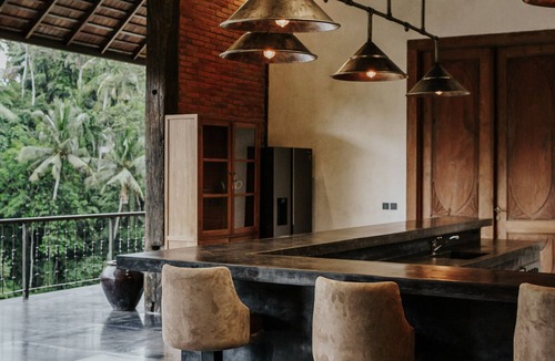 Kemenuh Villa | Tropical Pool For Large Groups Ubud Retreat