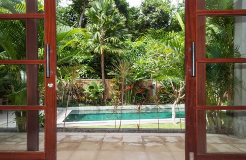 Batubelig Villa | Tropical Private Pool Villa, Batu Belig