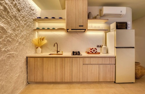 Kediri Hotel | Tropical Suite Near Canggu Quiet & Relaxing Stay