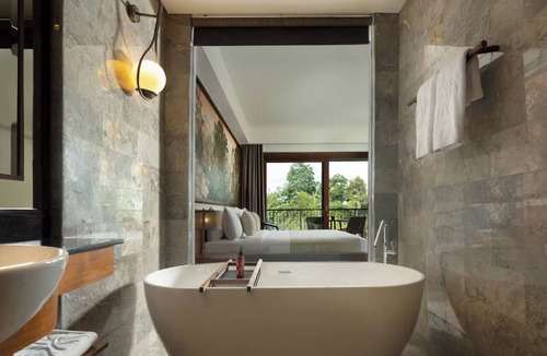 Ubud Resort | Tropical Ubud Hideaway with Private Balcony, Local Artistry & Modern Comfort
